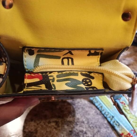 LE MIEL VEGAN APPROVED CROSS BODY HANDBAG - Picture 6 of 13